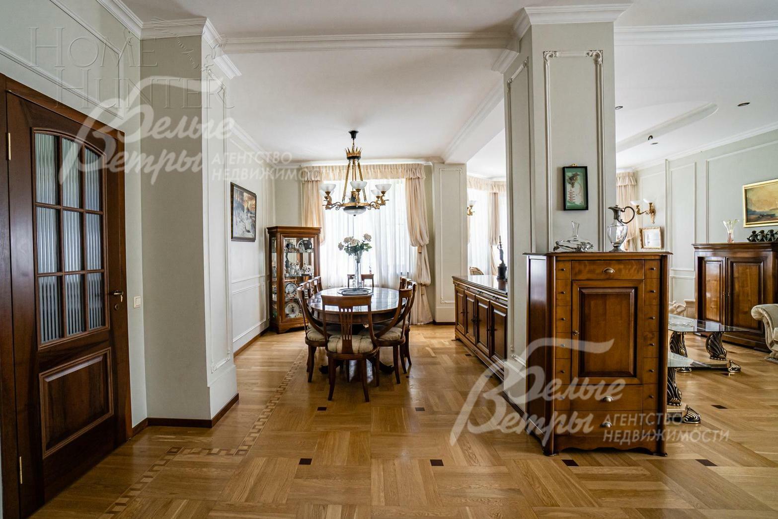 4-этажный коттедж 880 м² с отделкой