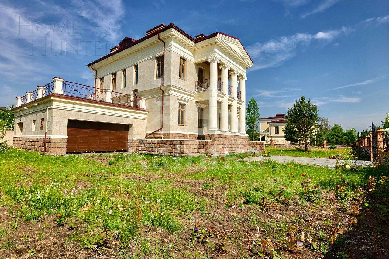 2-этажный коттедж 560 м² без отделки