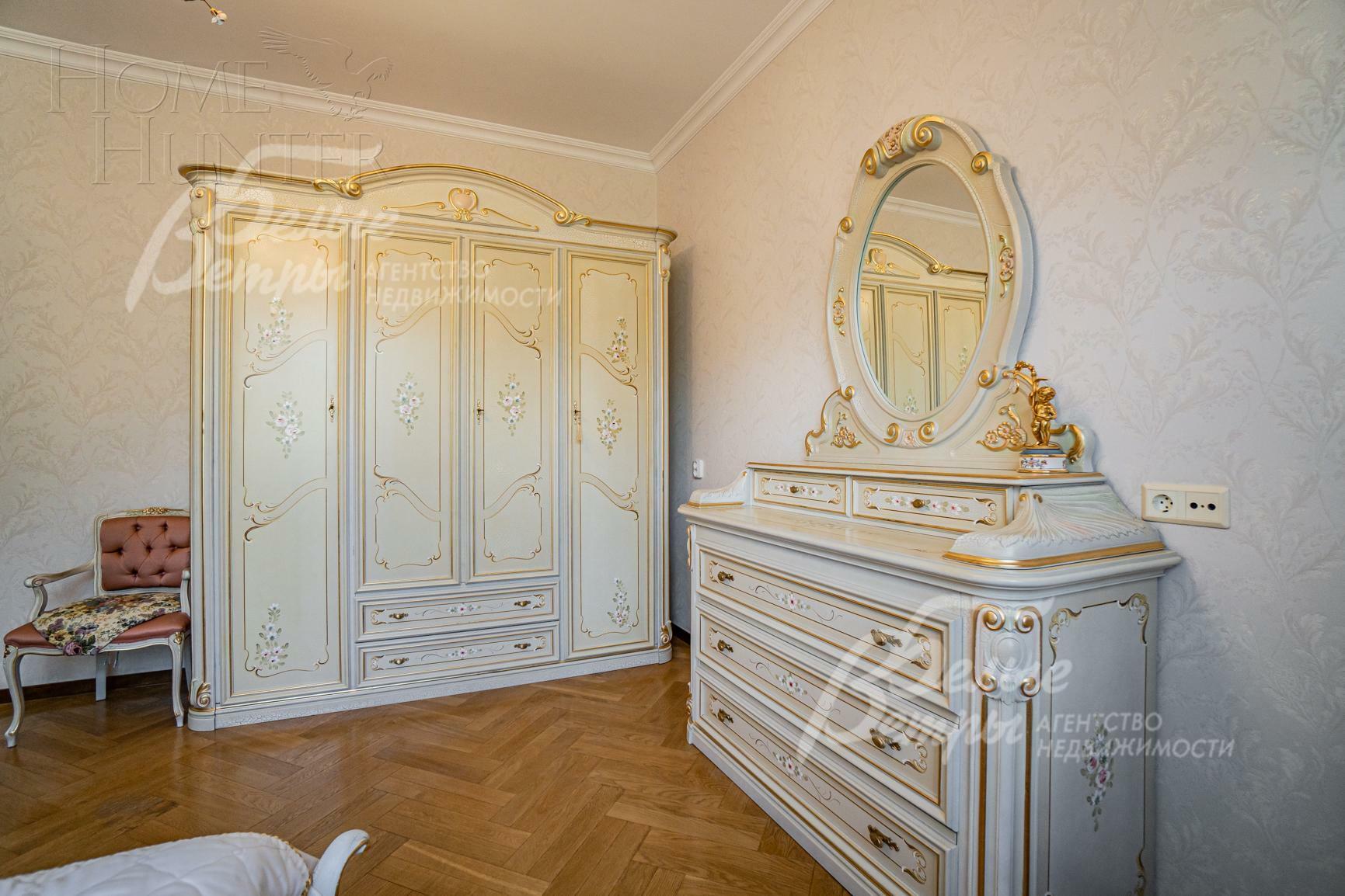 4-этажный коттедж 880 м² с отделкой