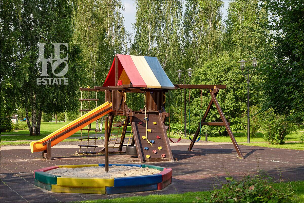 1-этажный коттедж 640 м² без отделки
