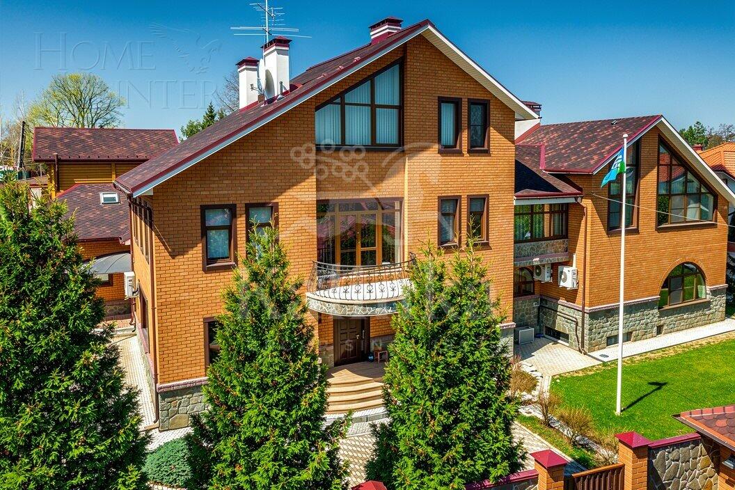 3-этажный коттедж 800 м² с отделкой
