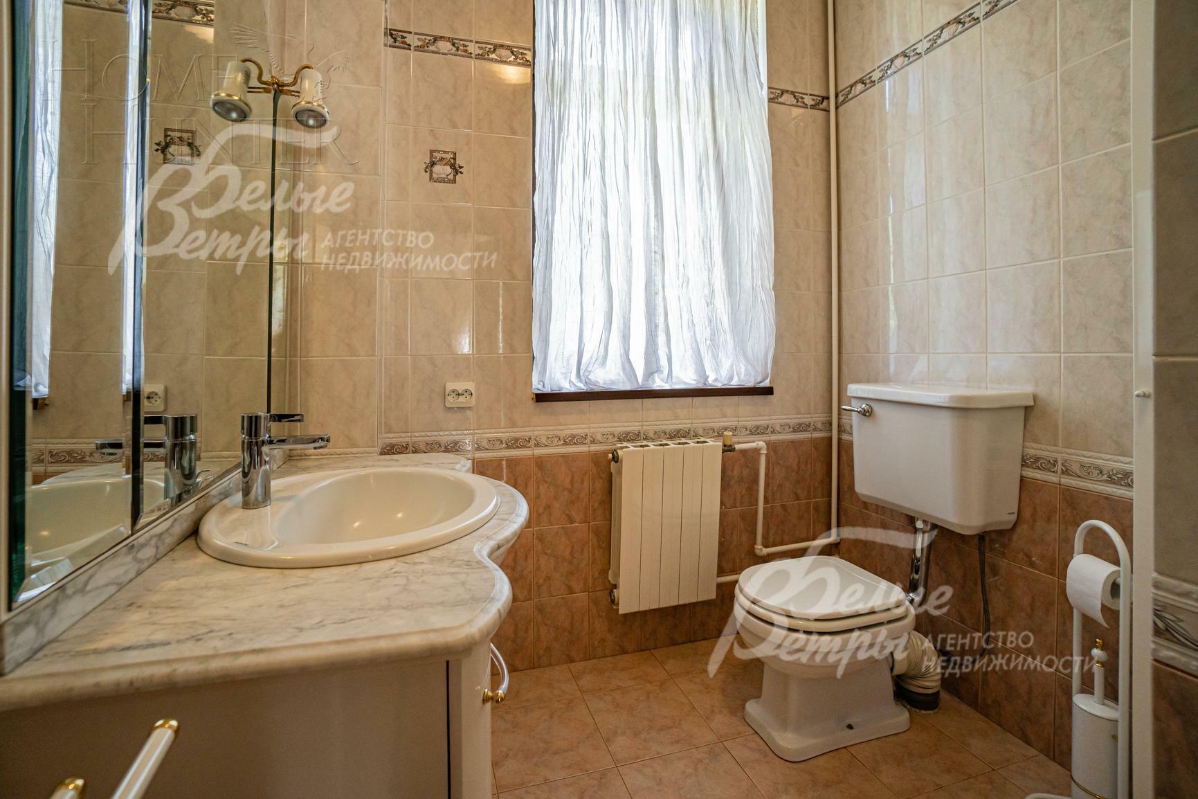 4-этажный коттедж 880 м² с отделкой