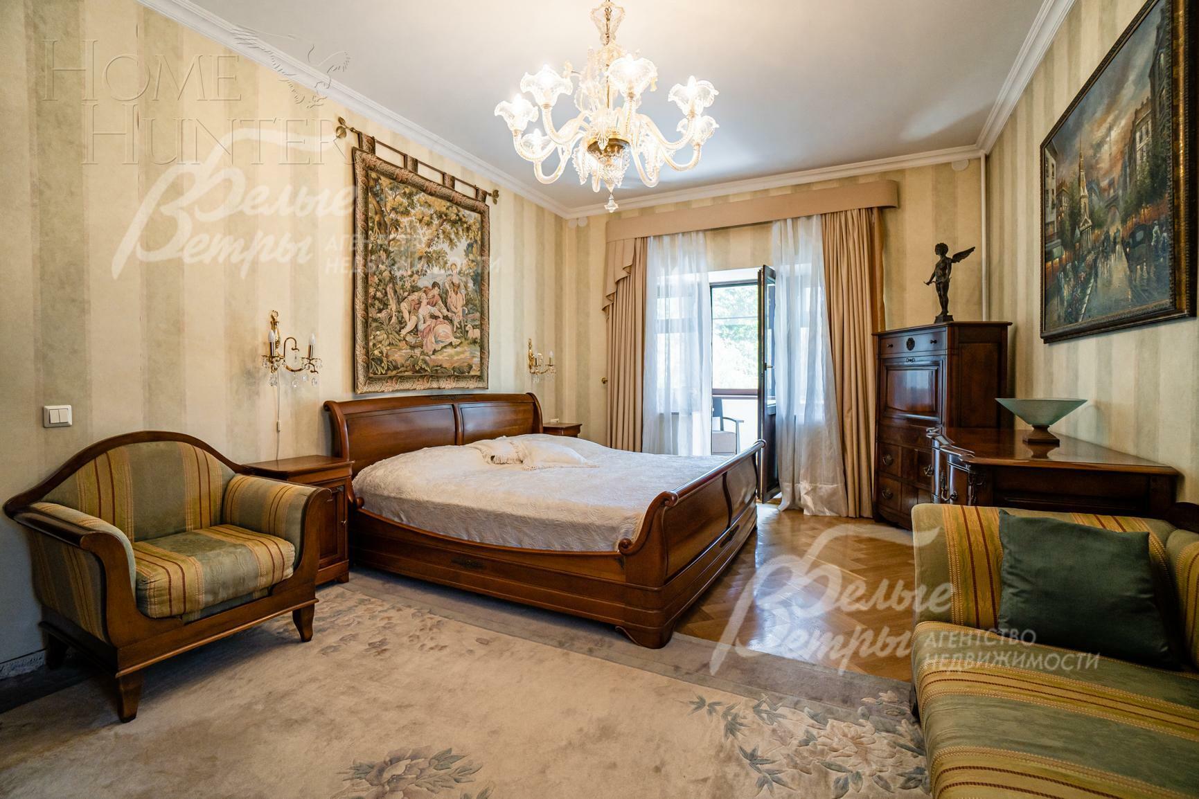 4-этажный коттедж 880 м² с отделкой