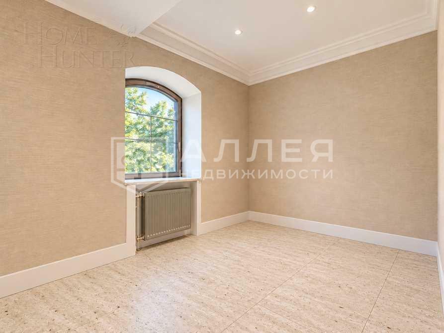 3-этажный коттедж 350 м² с отделкой