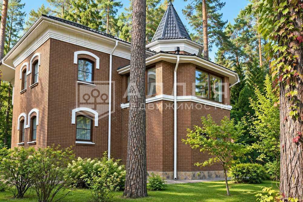 3-этажный коттедж 350 м² с отделкой