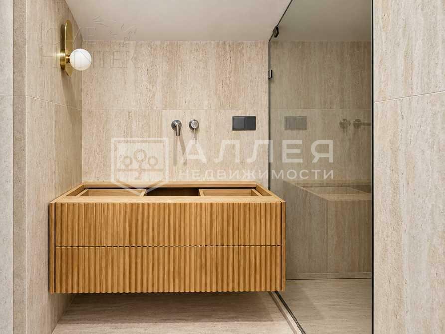 3-этажный коттедж 350 м² с отделкой