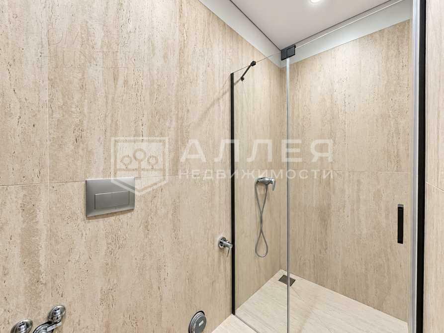 3-этажный коттедж 350 м² с отделкой