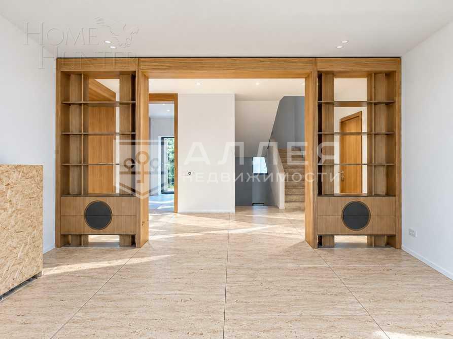 3-этажный коттедж 350 м² с отделкой