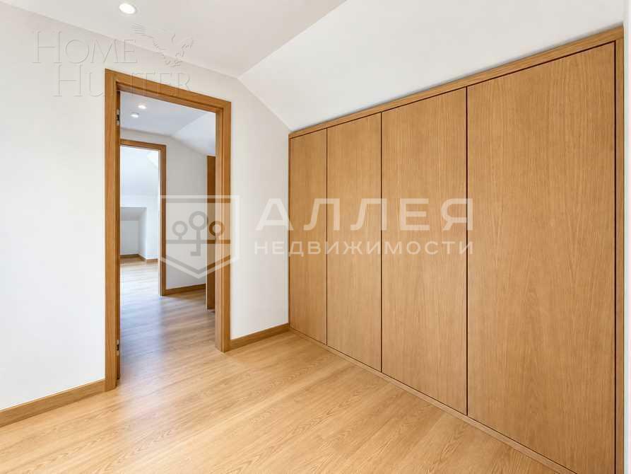 3-этажный коттедж 350 м² с отделкой