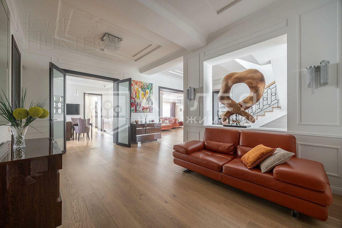 3-этажный коттедж 900 м² с отделкой