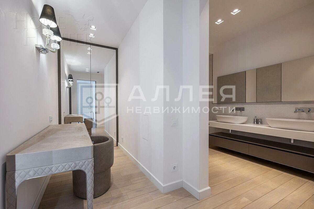2-этажный коттедж 900 м² с отделкой