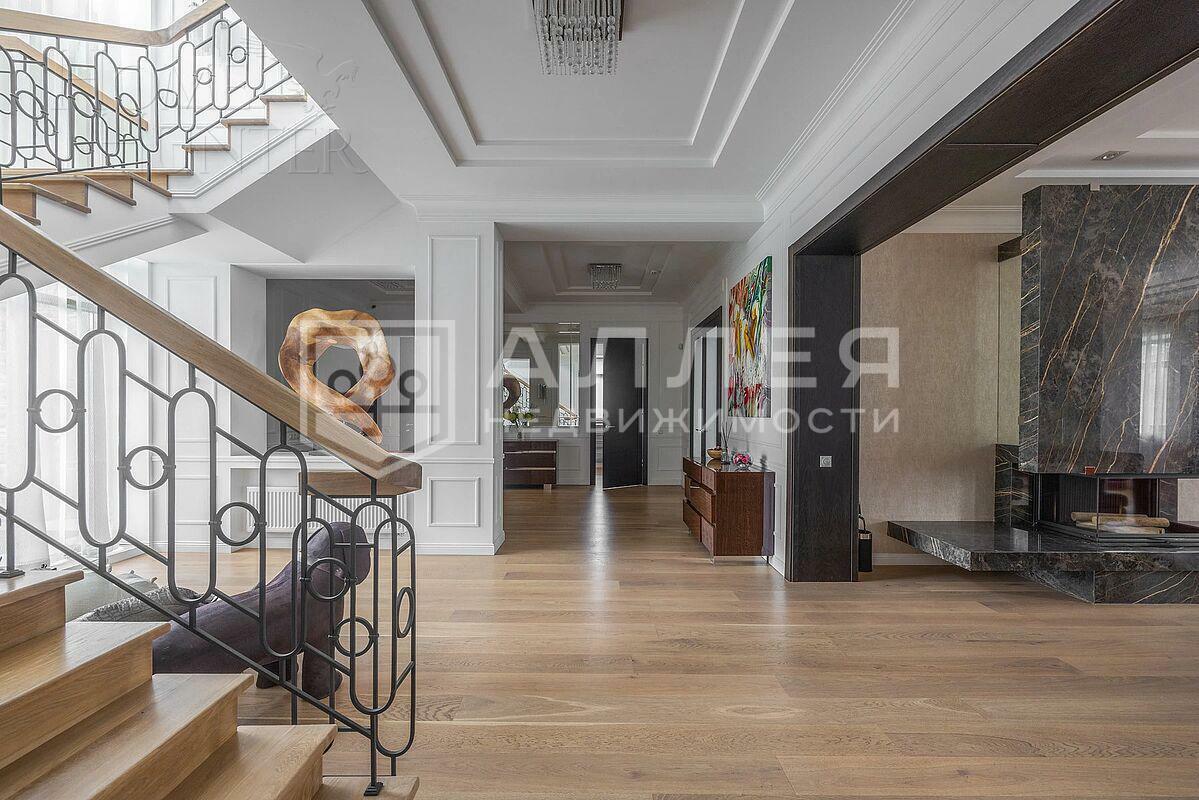 3-этажный коттедж 900 м² с отделкой
