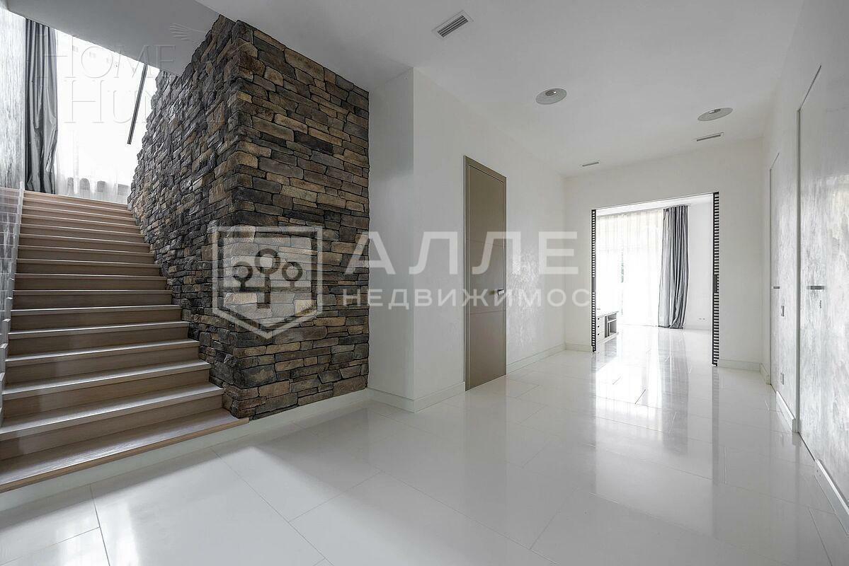 2-этажный коттедж 900 м² с отделкой