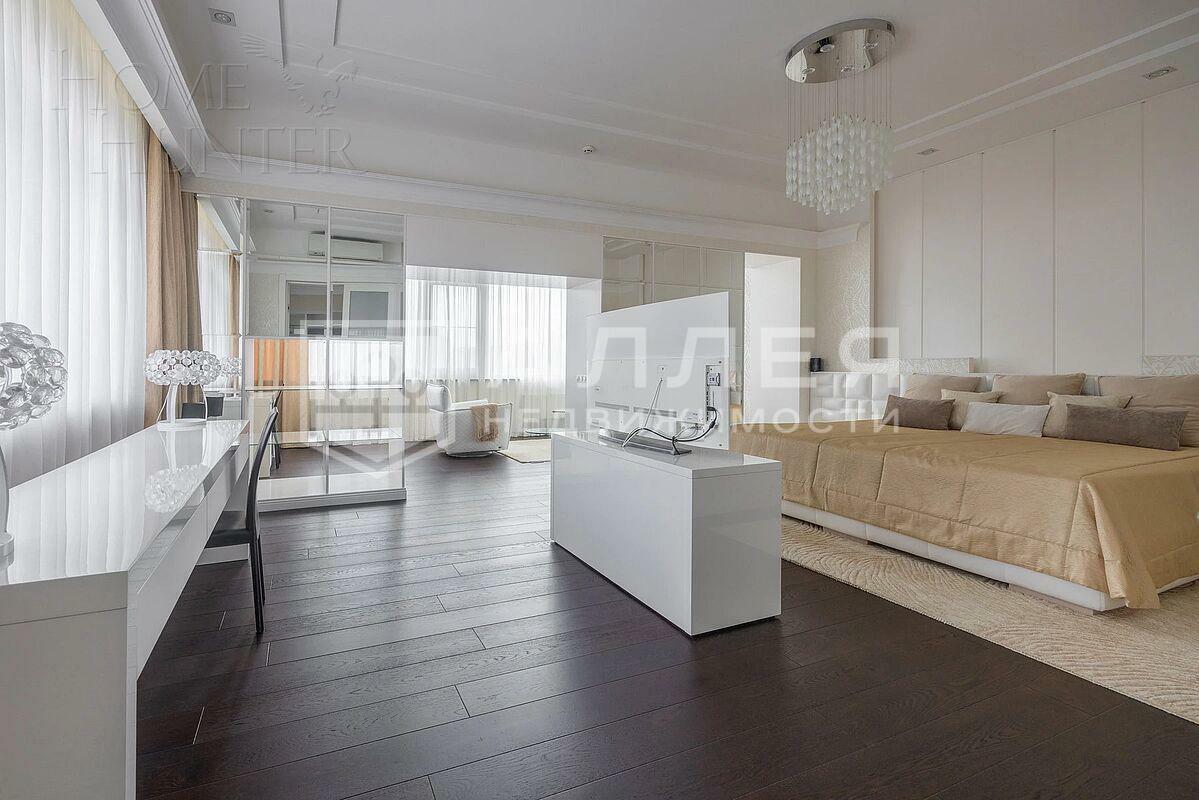 3-этажный коттедж 900 м² с отделкой