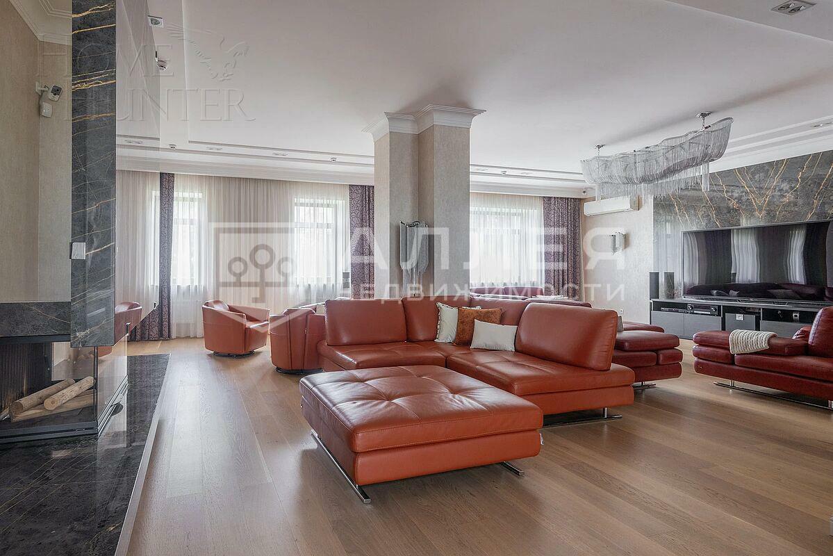 3-этажный коттедж 900 м² с отделкой