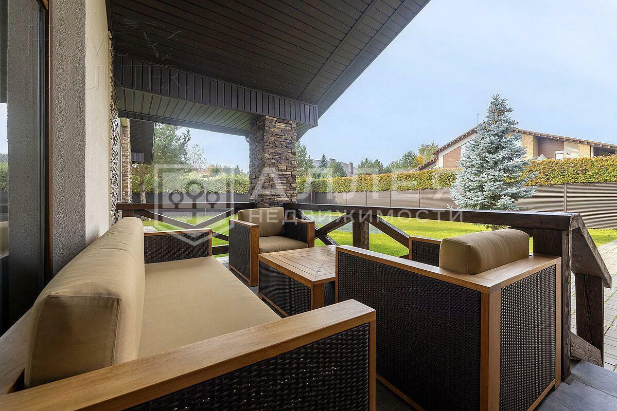 3-этажный коттедж 900 м² с отделкой