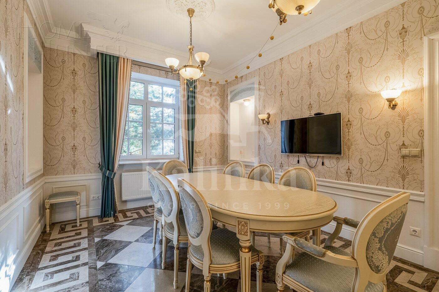 3-этажный коттедж 400 м² с отделкой