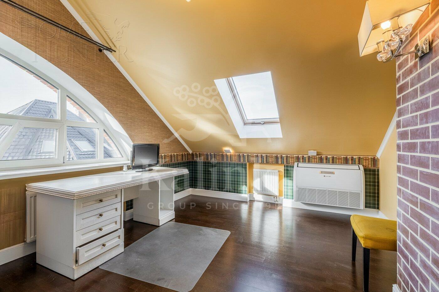 3-этажный коттедж 400 м² с отделкой