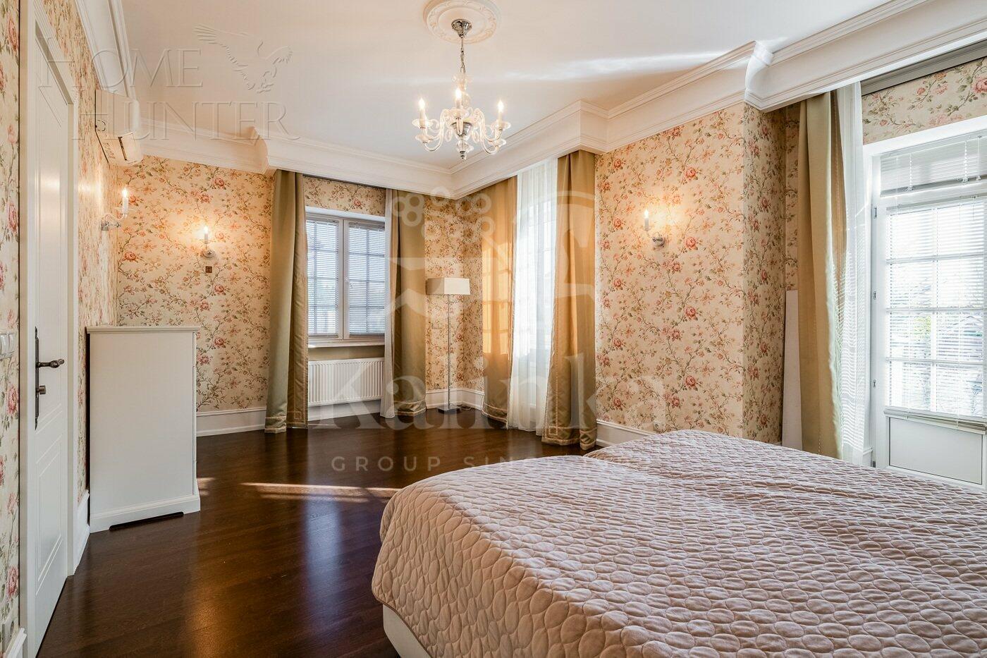 3-этажный коттедж 400 м² с отделкой