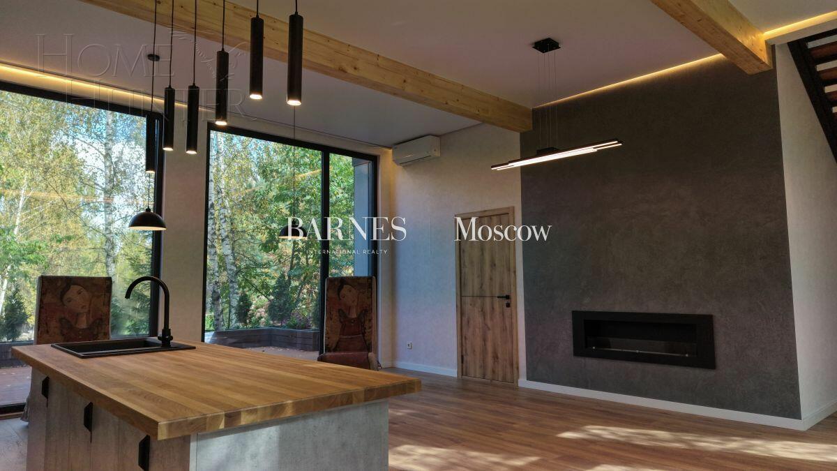 2-этажный коттедж 260 м² с отделкой