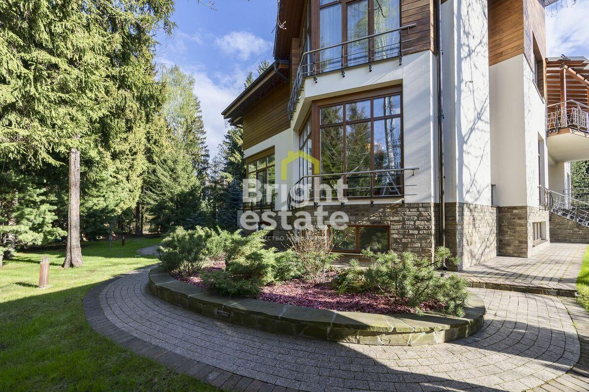 3-этажный коттедж 630 м² с отделкой