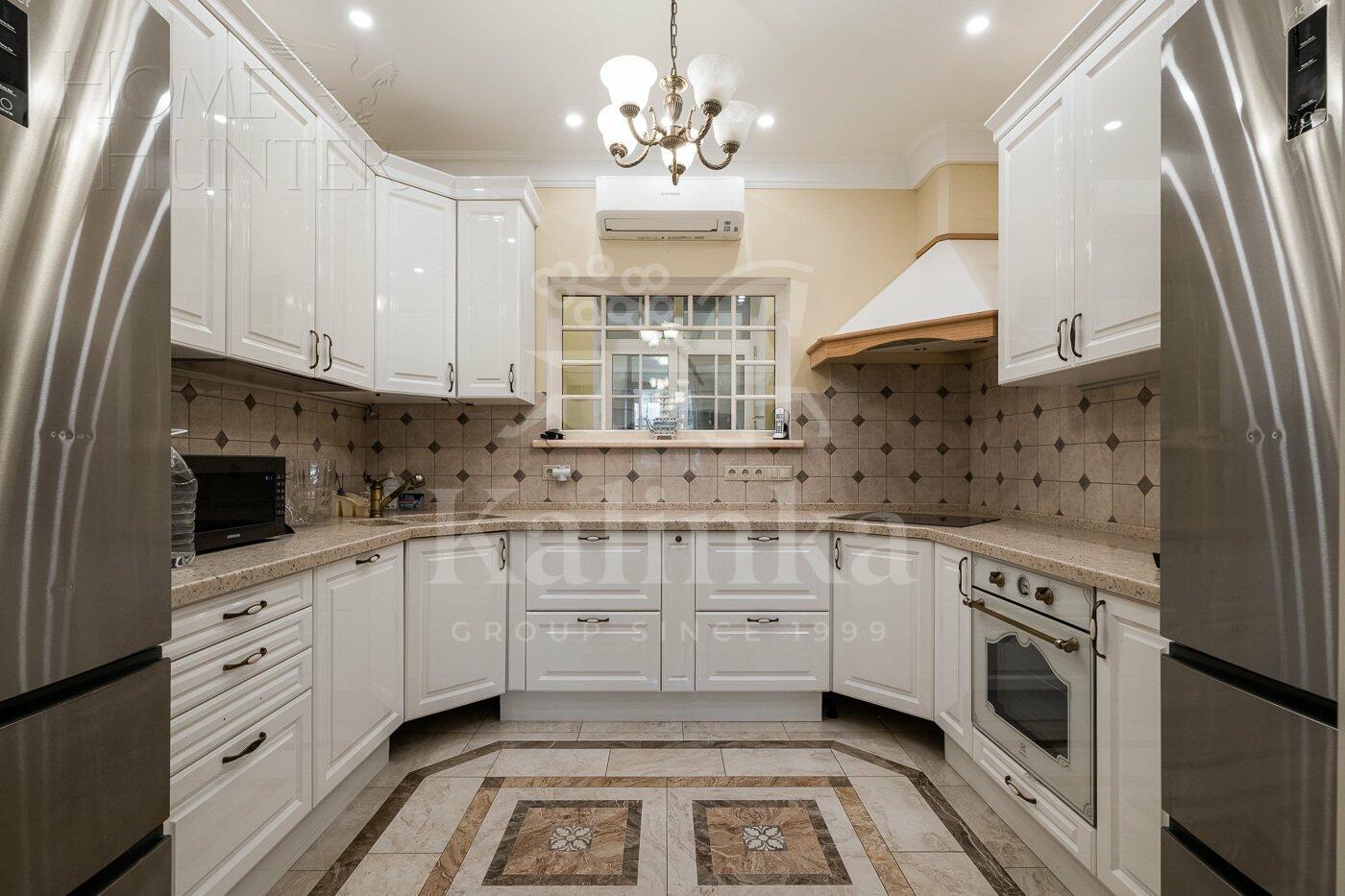 3-этажный коттедж 400 м² с отделкой