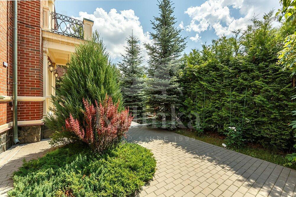 3-этажный коттедж 400 м² с отделкой