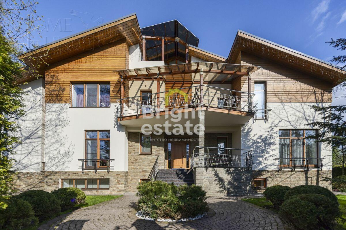 3-этажный коттедж 630 м² с отделкой