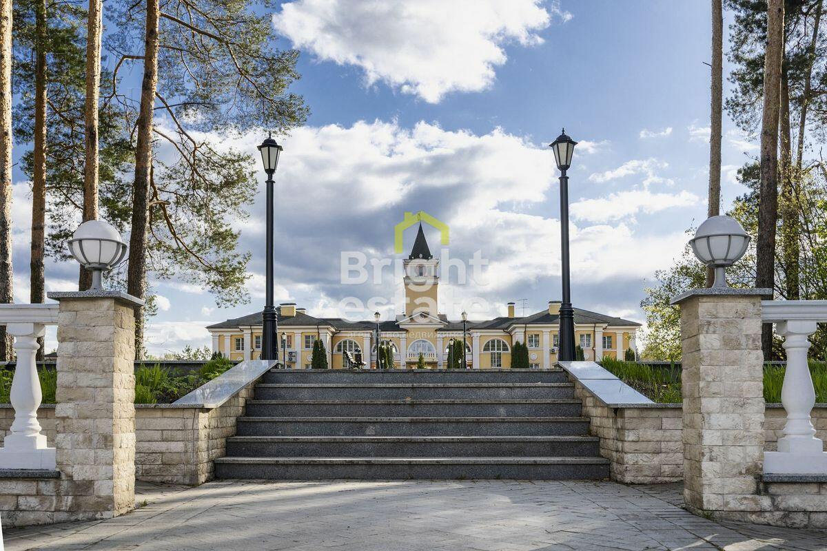 3-этажный коттедж 630 м² с отделкой