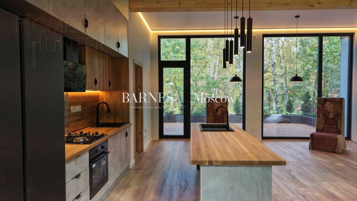 2-этажный коттедж 260 м² с отделкой