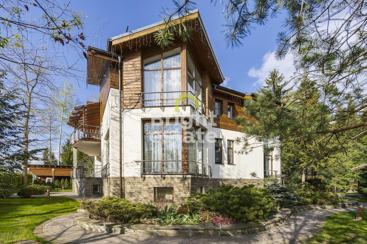 3-этажный коттедж 630 м² с отделкой