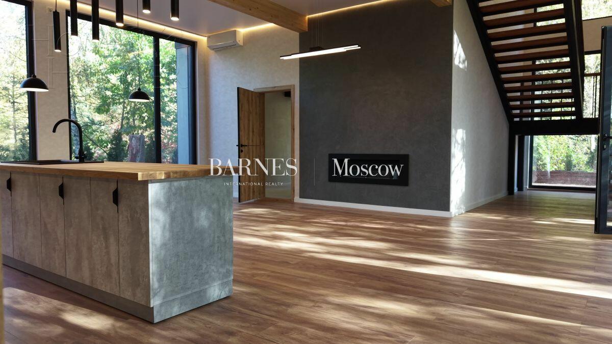2-этажный коттедж 260 м² с отделкой