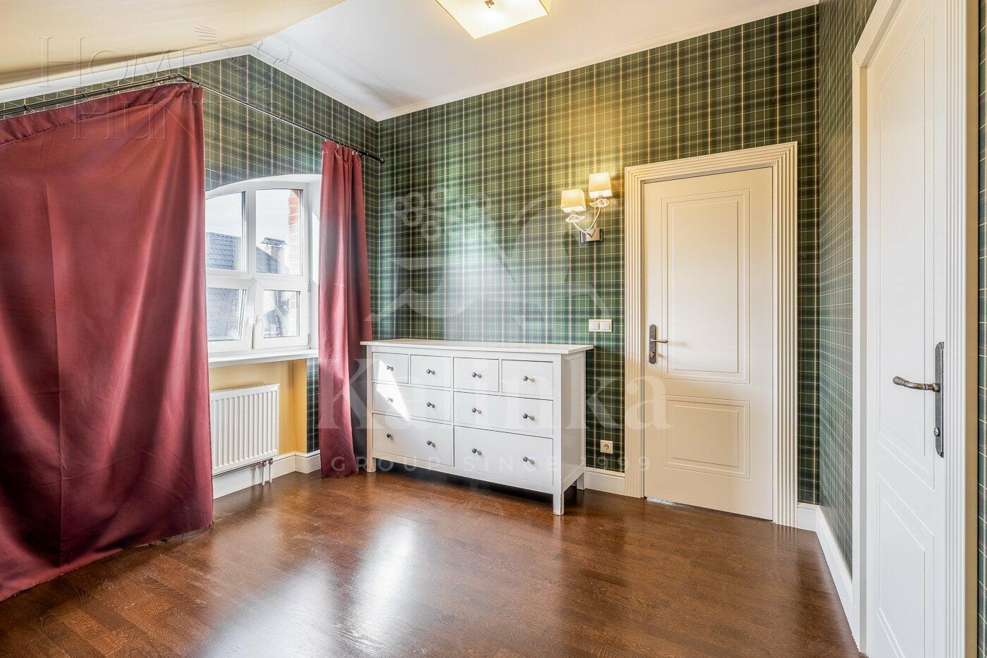 3-этажный коттедж 400 м² с отделкой