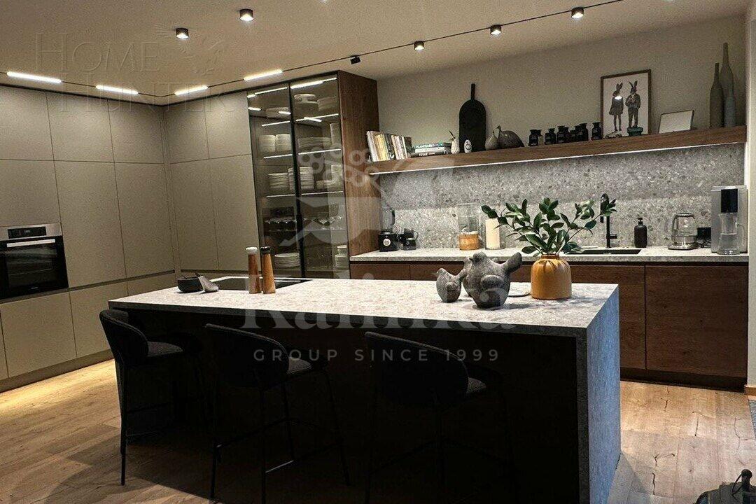 3-этажный коттедж 450 м² с отделкой