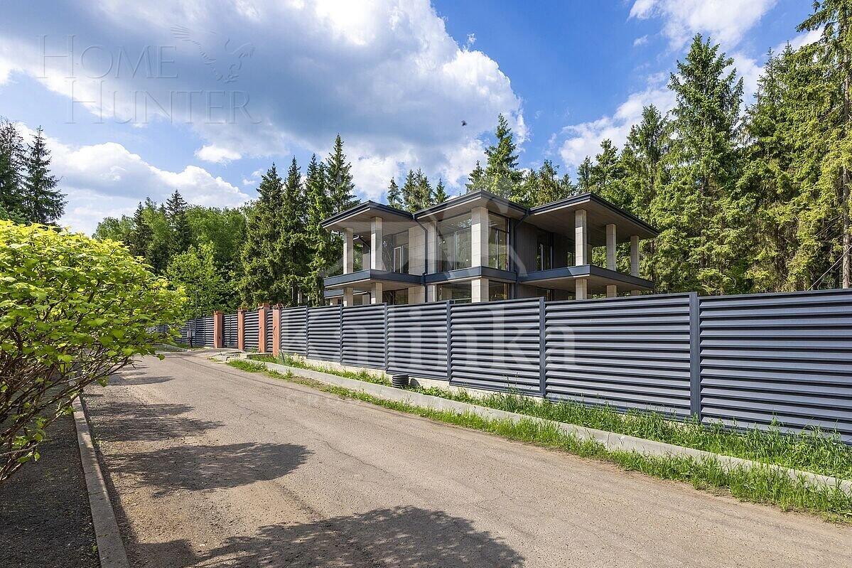 2-этажный коттедж 300 м² без отделки