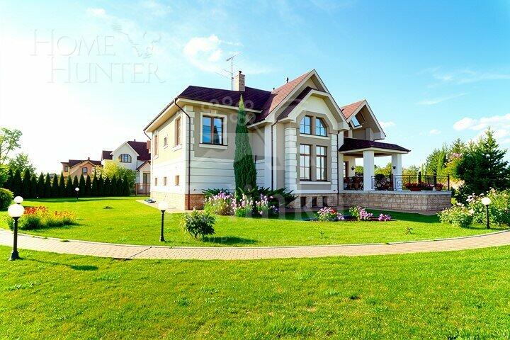 3-этажный коттедж 250 м² с отделкой