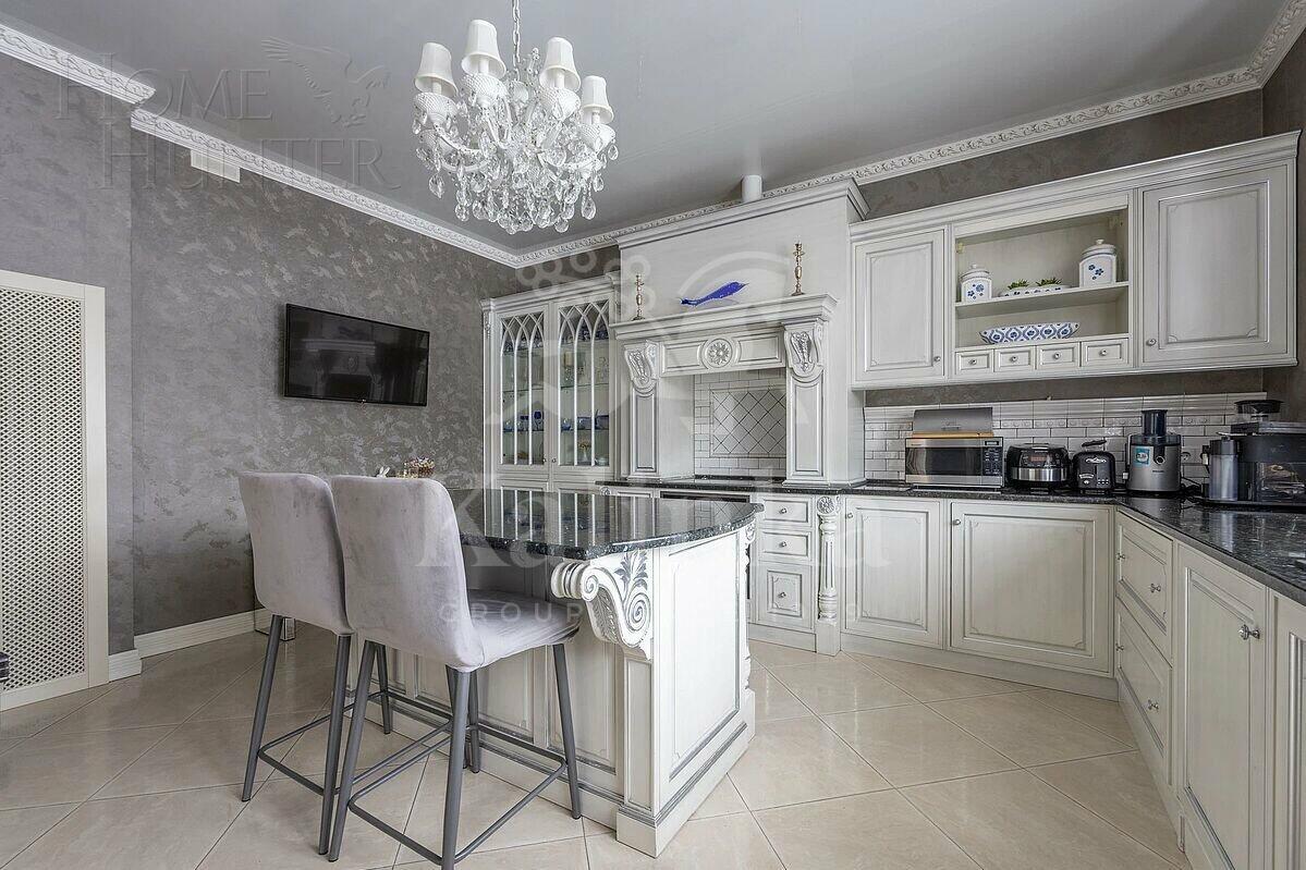 3-этажный коттедж 800 м² с отделкой