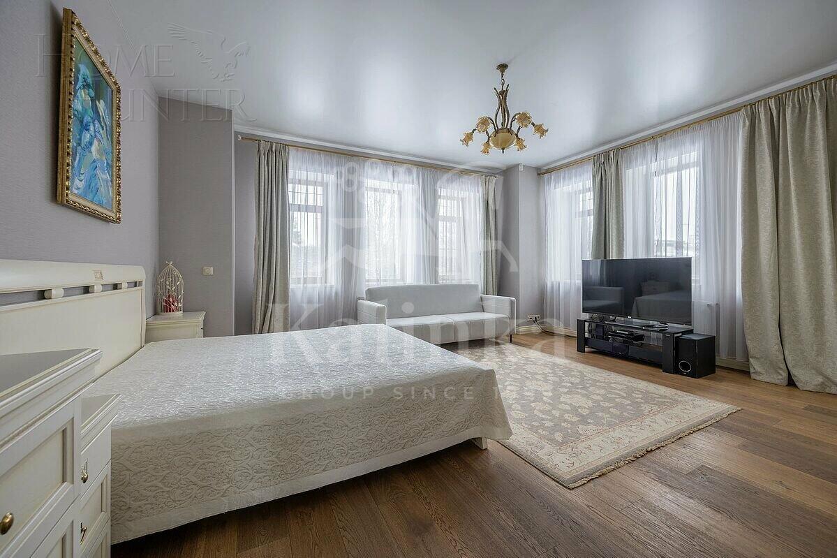 3-этажный коттедж 800 м² с отделкой