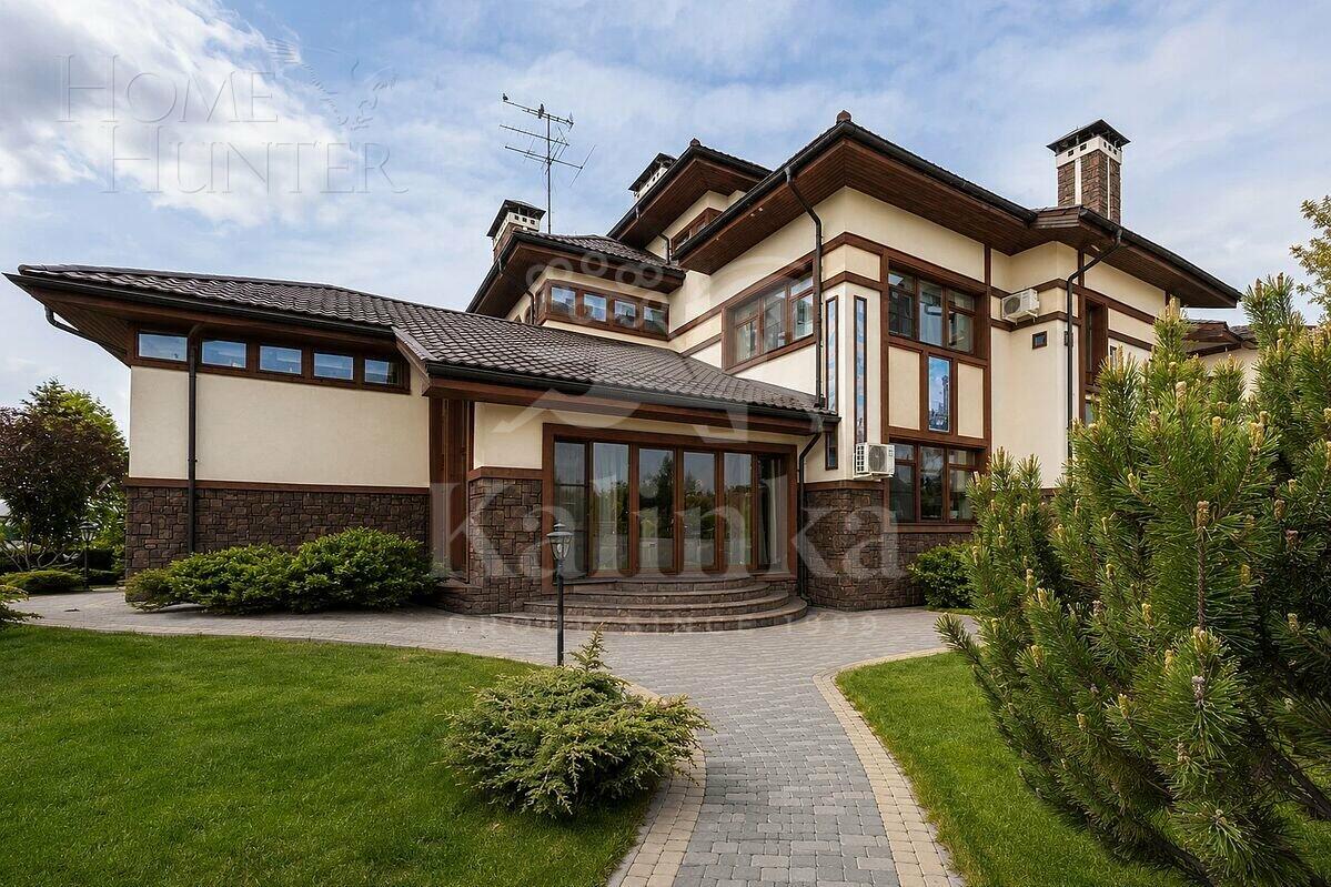 3-этажный коттедж 800 м² с отделкой