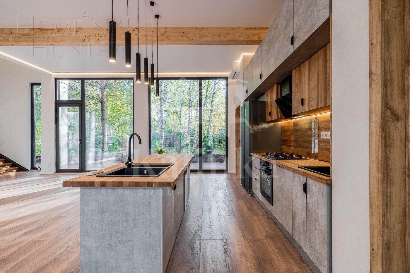 2-этажный коттедж 260 м² с отделкой