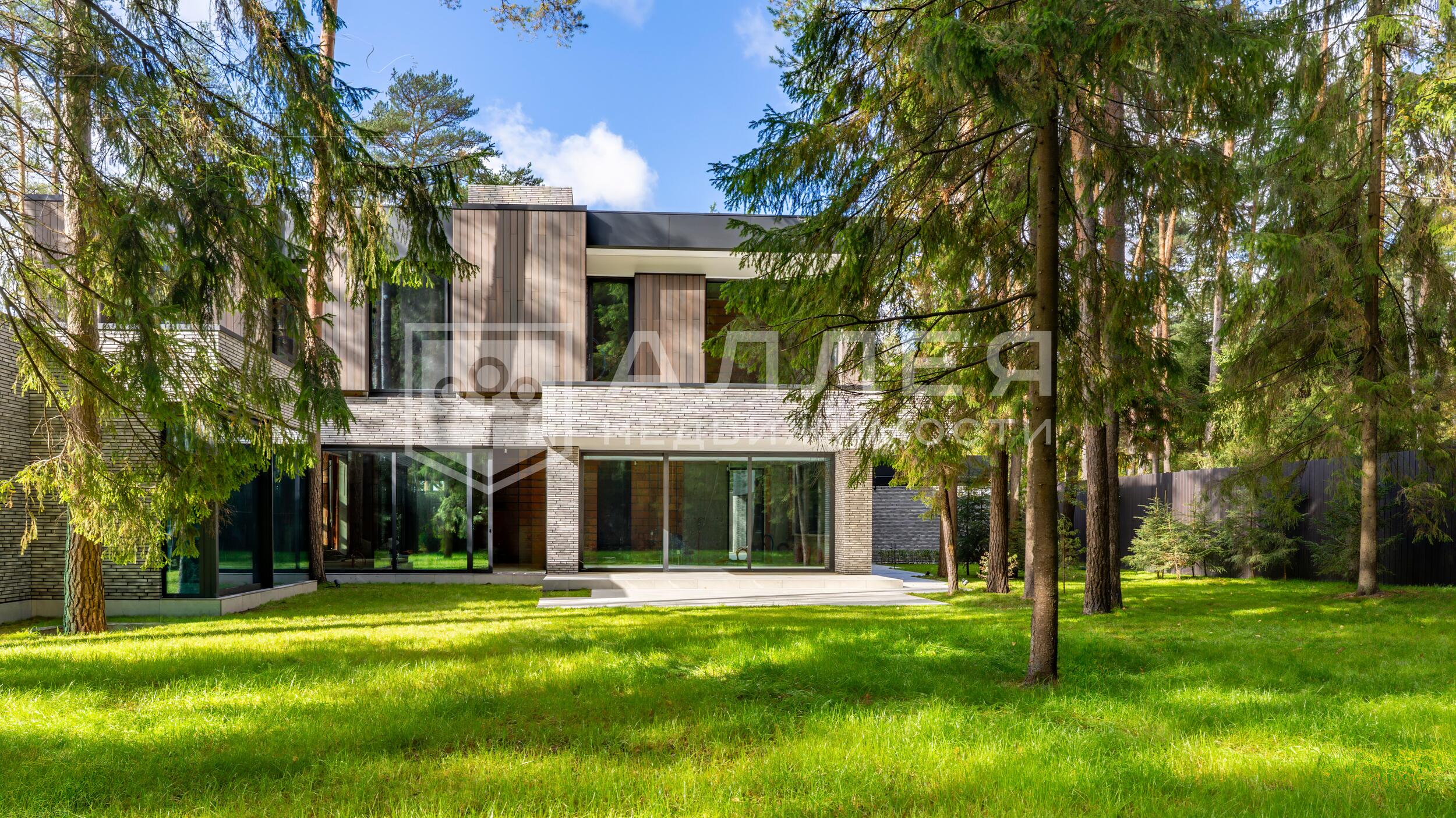 2-этажный коттедж 800 м² без отделки