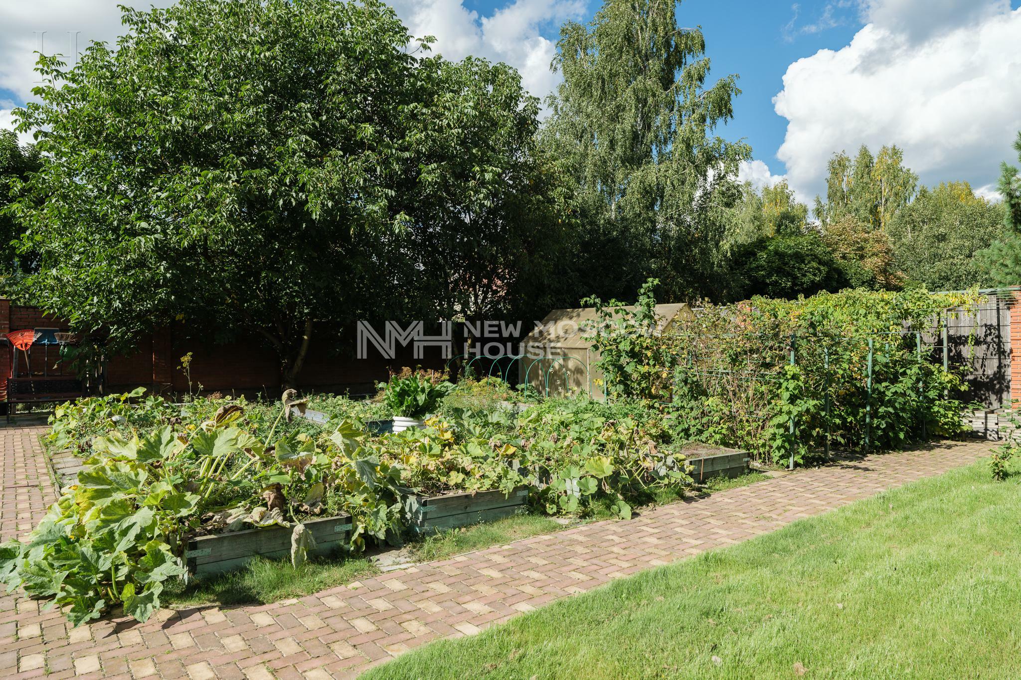 4-этажный коттедж 1 344 м² с отделкой