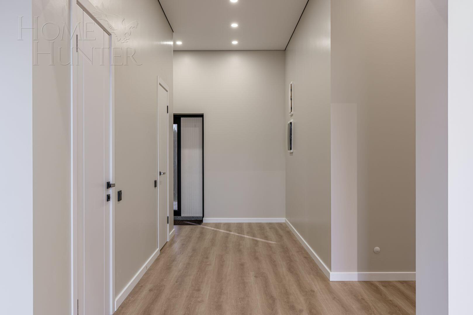 1-этажный коттедж 260 м² с отделкой