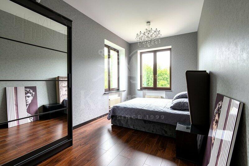 3-этажный коттедж 250 м² с отделкой