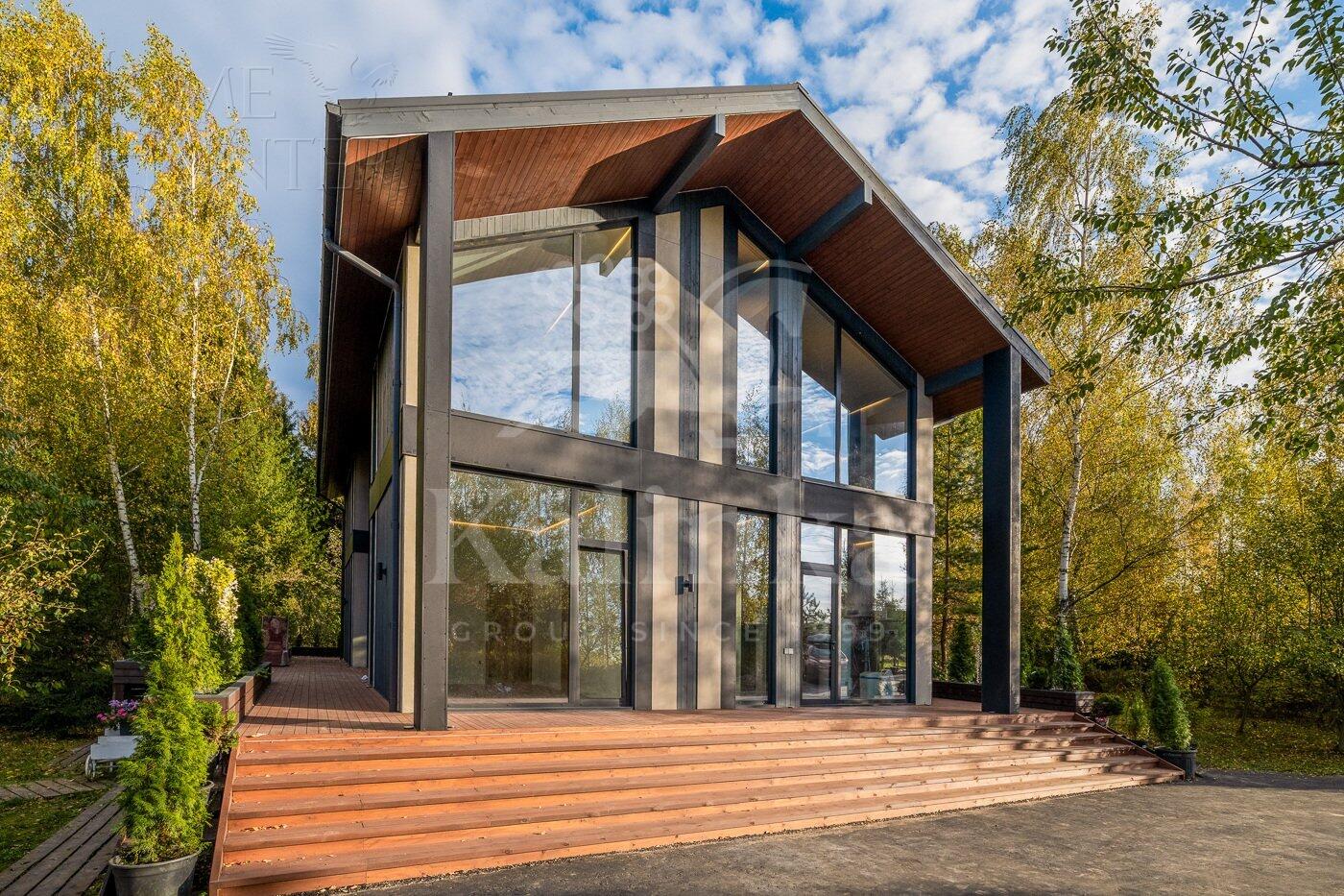 2-этажный коттедж 260 м² с отделкой