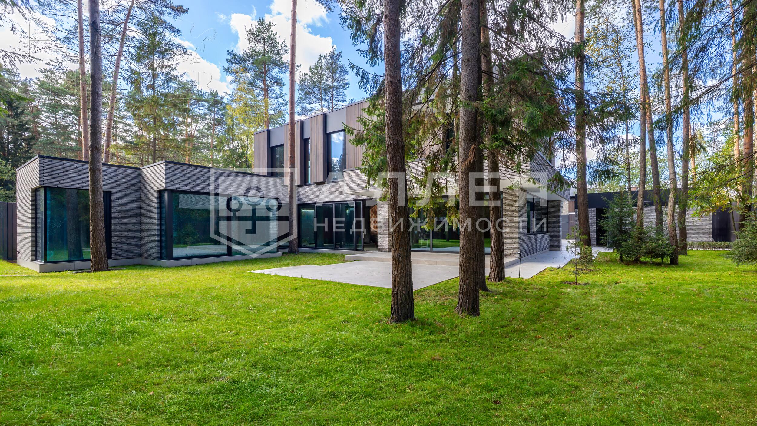 2-этажный коттедж 800 м² без отделки
