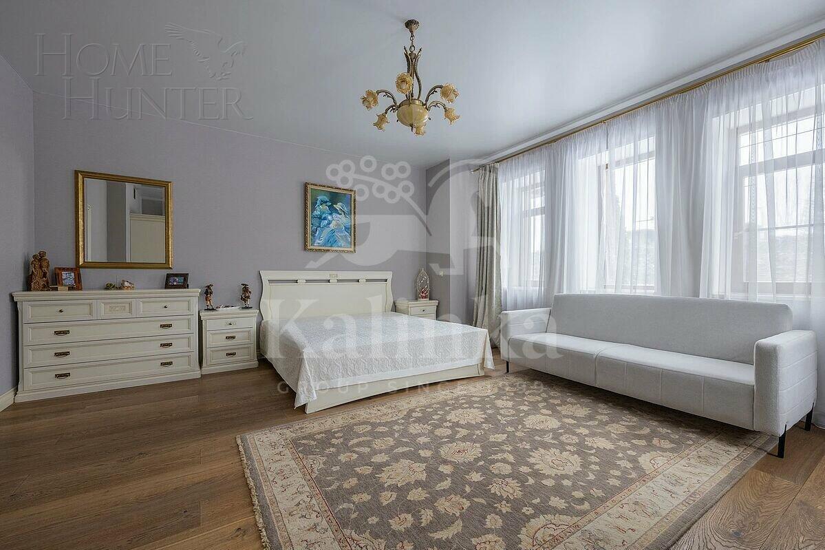 3-этажный коттедж 800 м² с отделкой