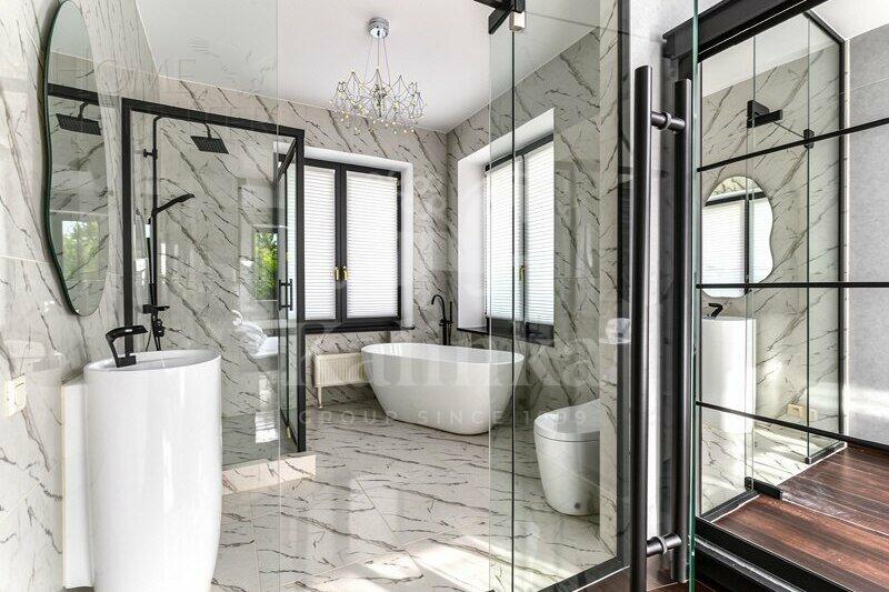 3-этажный коттедж 250 м² с отделкой