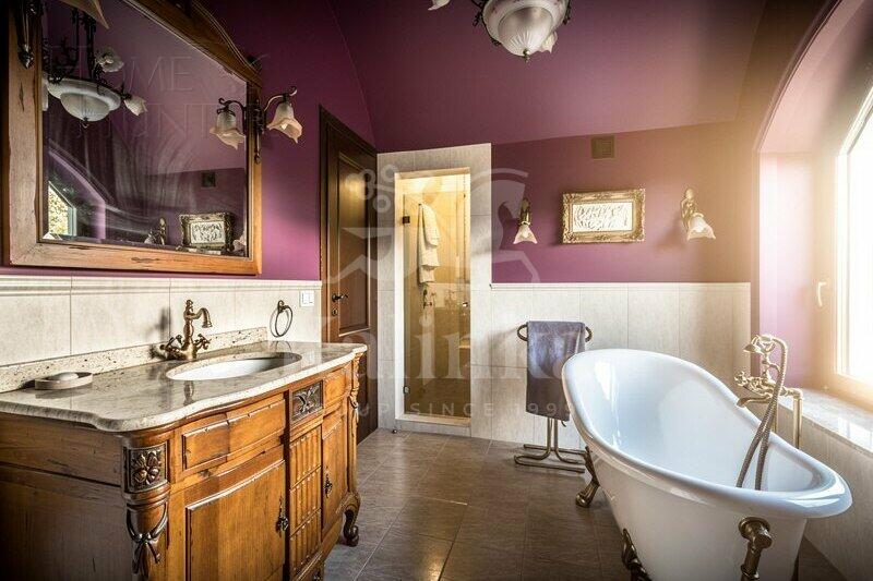 3-этажный коттедж 250 м² с отделкой