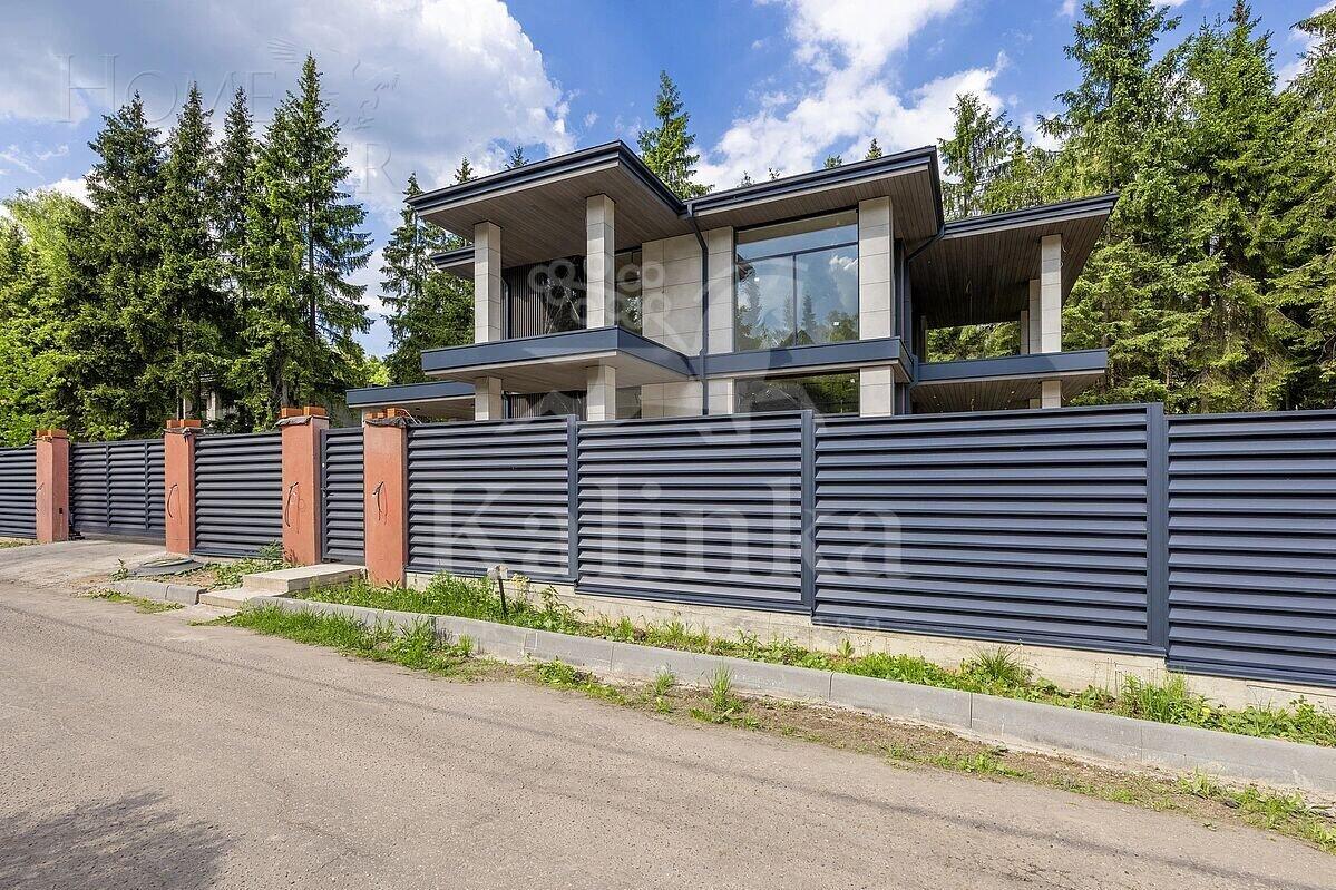 2-этажный коттедж 300 м² без отделки